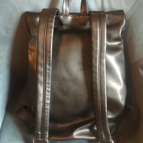 Gently used Mat & Nat Colton backpack - Picture 2 of 2
